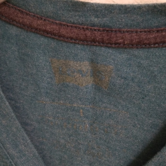 Levi's blue t shirt - Picture 3 of 3